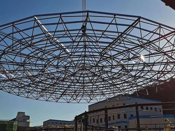 蘇州螺栓球網架工程施工現場